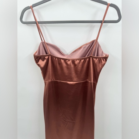 WINDSOR Bre Satin Ruched Midi Dress - Picture 5 of 7